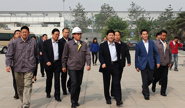 西安市委常委、常务副市长岳华峰莅临西玛电机调研指导。
