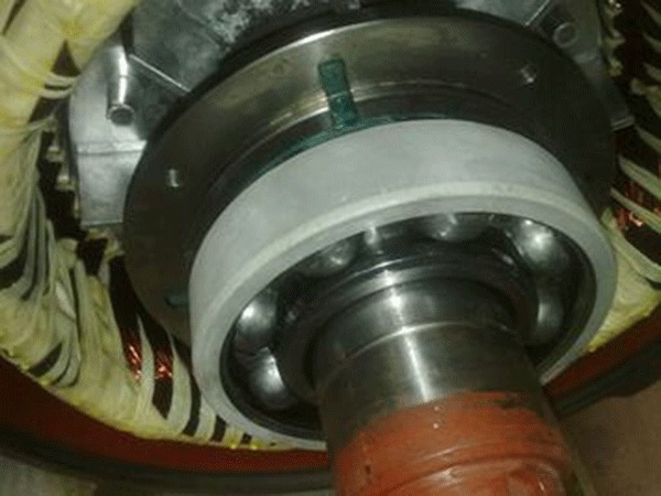 西安西玛电机厂修理交流电机时如何安装轴承？